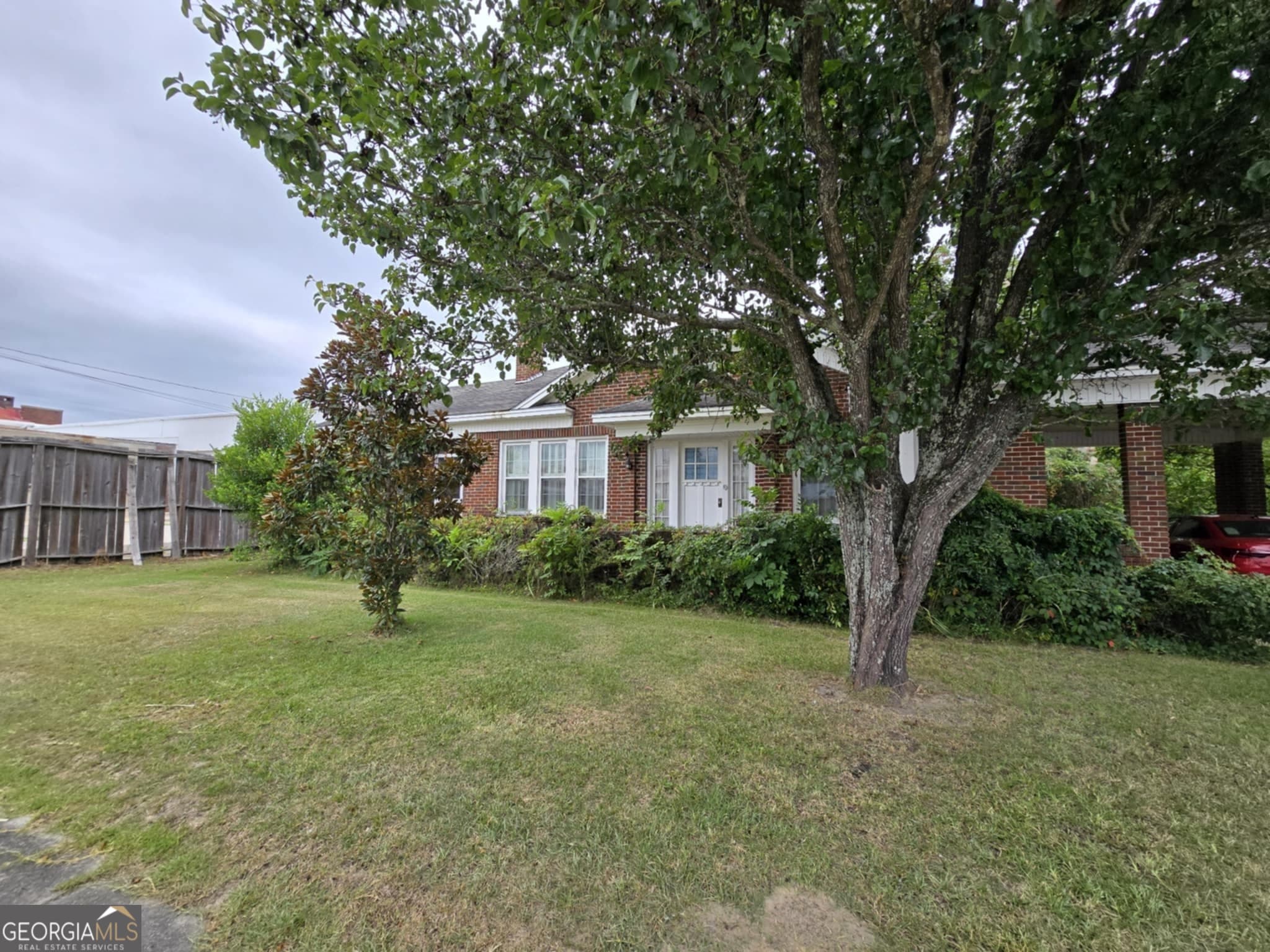 4 bedroom, 3 bathroom, 2,640 sq ft single family residence sold at 4 S Clark Street, Claxton, GA 30417
