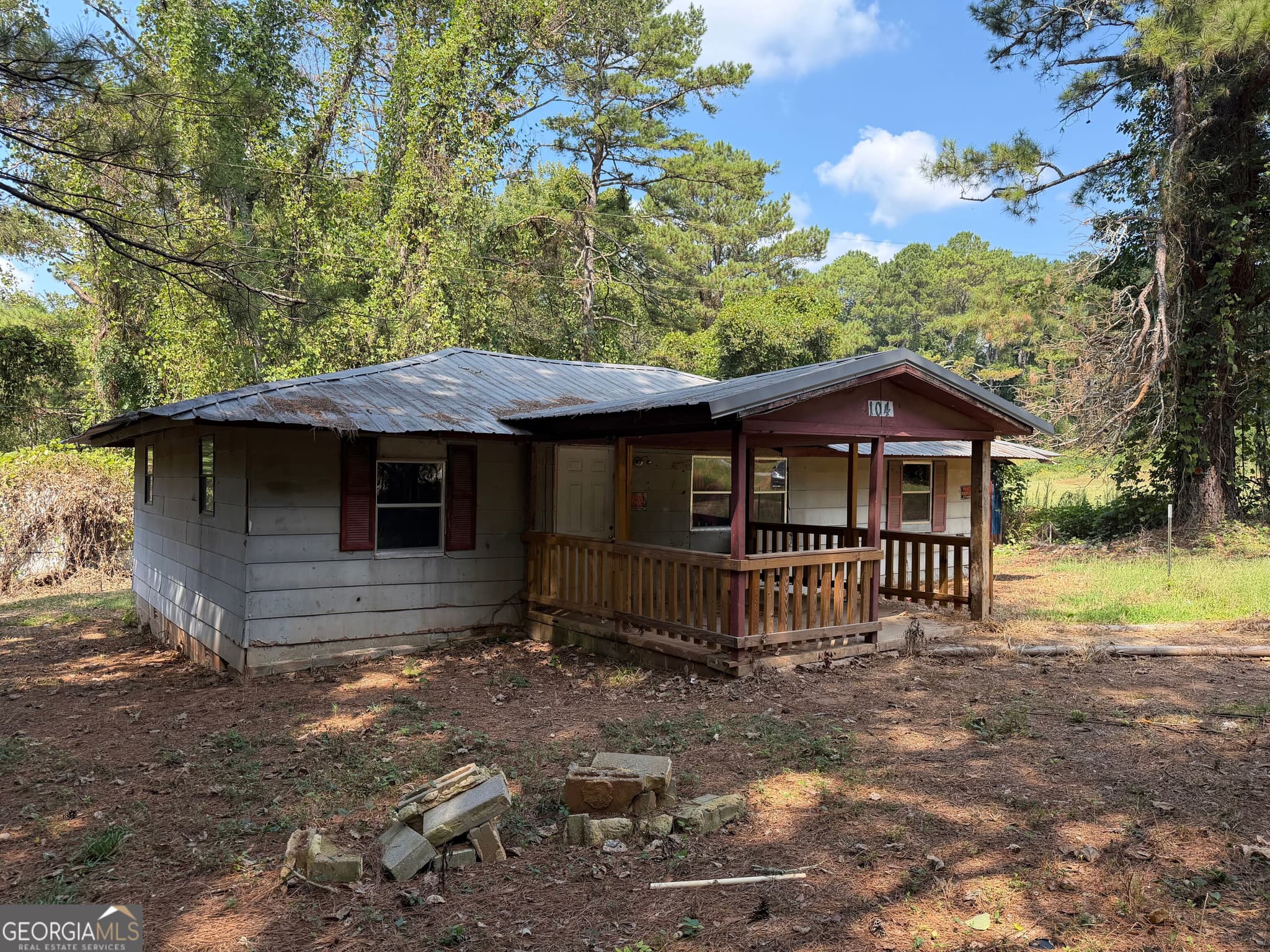 3 bedroom, 1 bathroom, 1,112 sq ft single family residence for sale at 104 McCreery Road, Jefferson, GA 30549 — photo 2