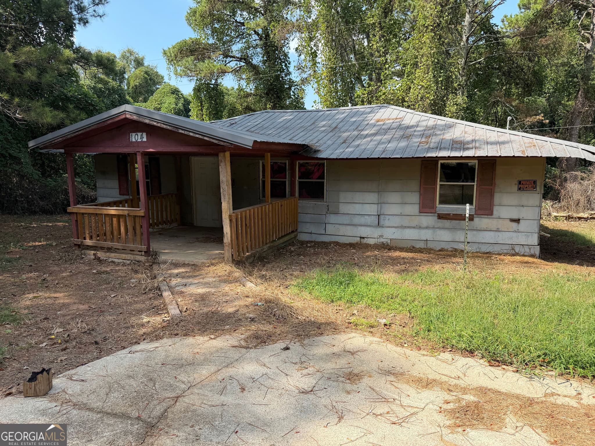 3 bedroom, 1 bathroom, 1,112 sq ft single family residence for sale at 104 McCreery Road, Jefferson, GA 30549