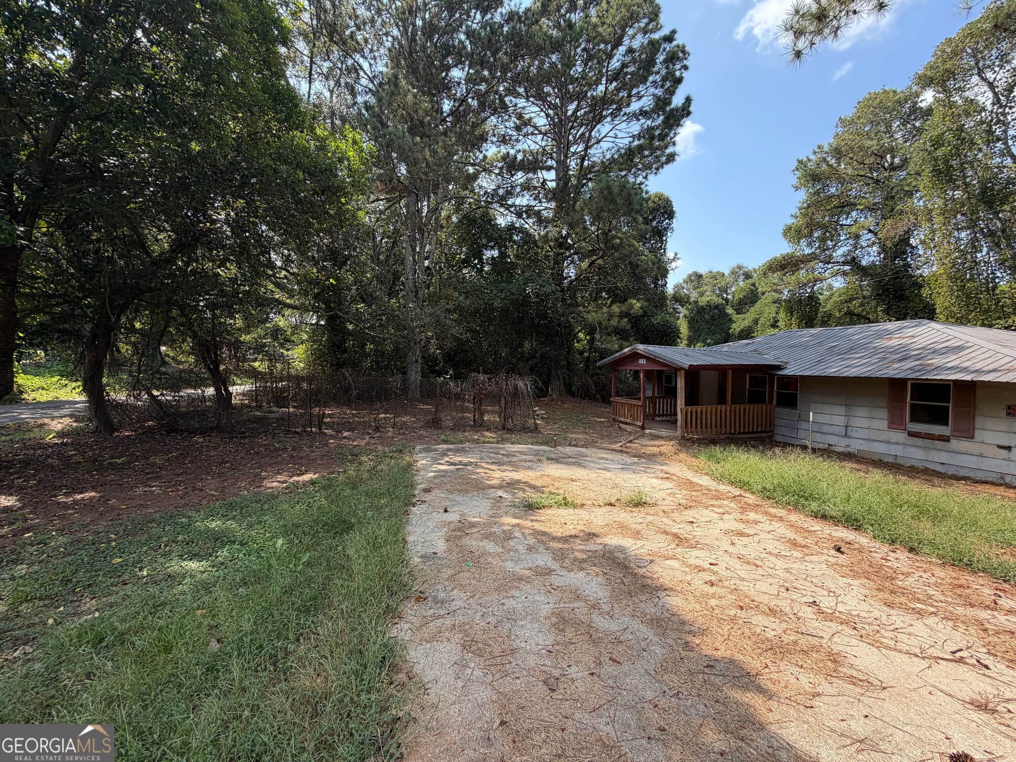 3 bedroom, 1 bathroom, 1,112 sq ft single family residence for sale at 104 McCreery Road, Jefferson, GA 30549 — photo 4