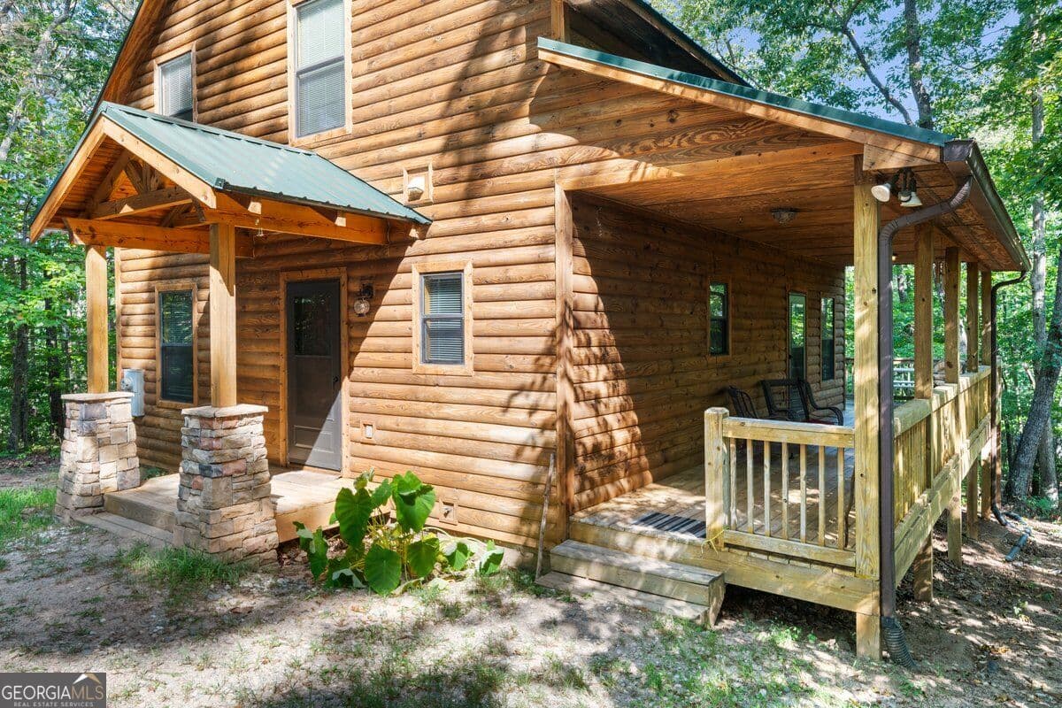2 bedroom, 2 bathroom, 1,434 sq ft cabin,single family residence for sale at 63 Collinsbrook Trail, Cleveland, GA 30528 — photo 5