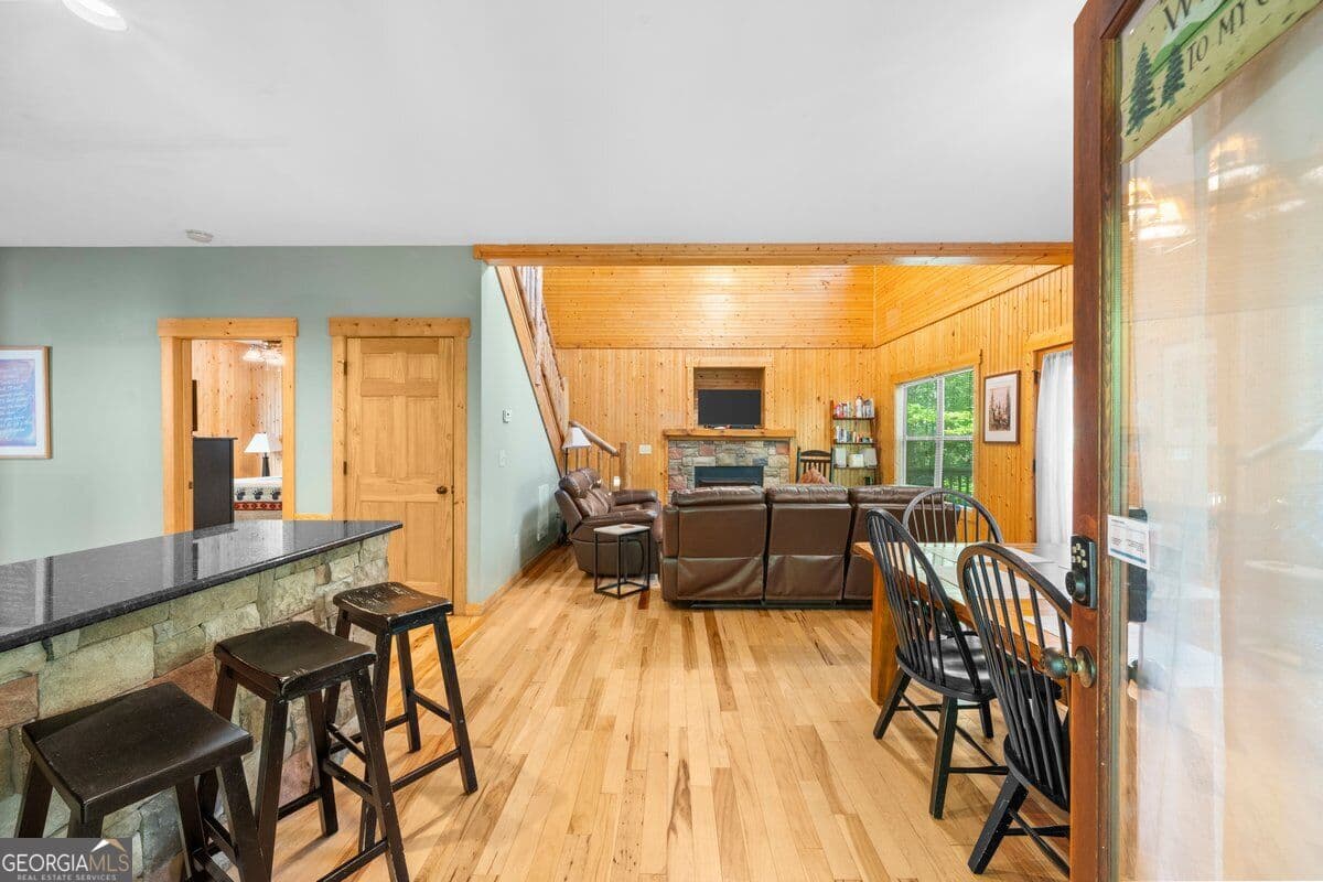 2 bedroom, 2 bathroom, 1,434 sq ft cabin,single family residence for sale at 63 Collinsbrook Trail, Cleveland, GA 30528 — photo 9