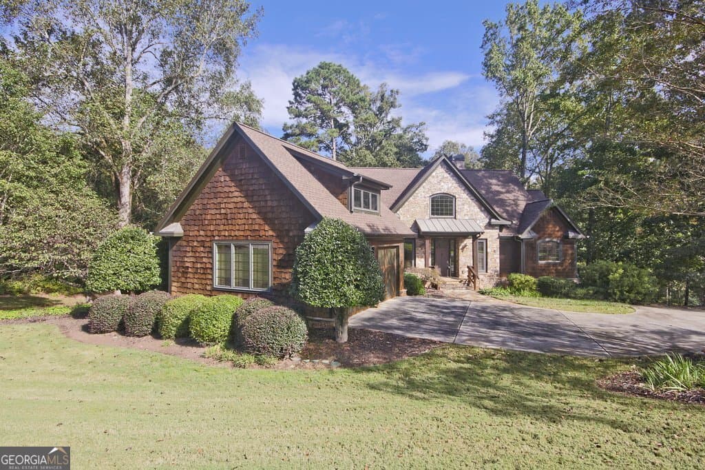 4 bedroom, 3.5 bathroom, 3,839 sq ft single family residence for sale at 194 Edgewater Trail, Toccoa, GA 30577 — photo 2