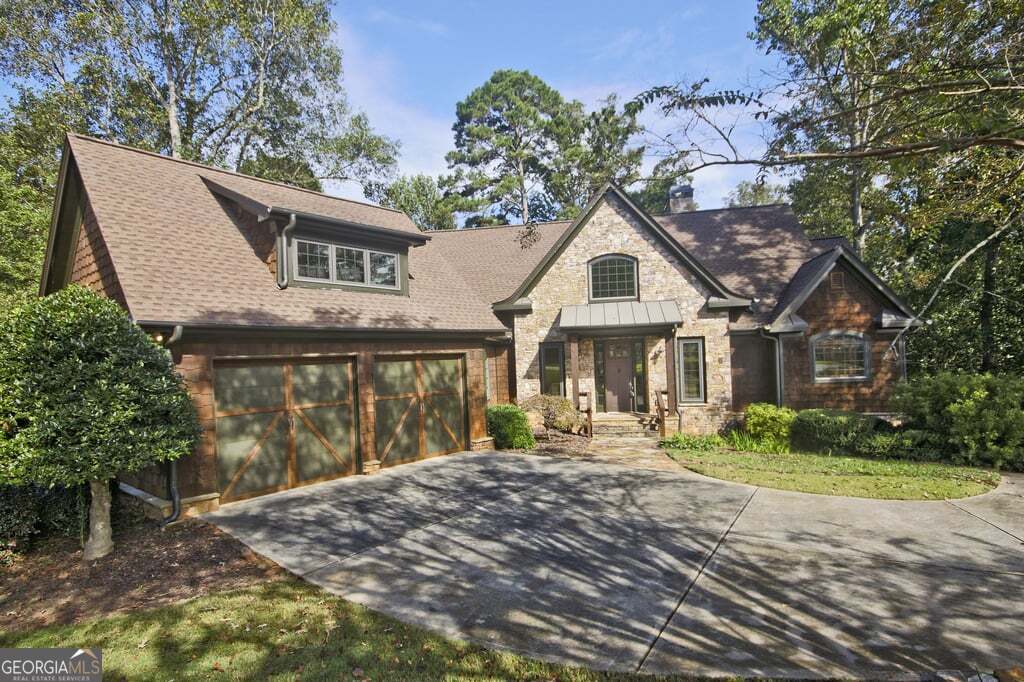 4 bedroom, 3.5 bathroom, 3,839 sq ft single family residence for sale at 194 Edgewater Trail, Toccoa, GA 30577