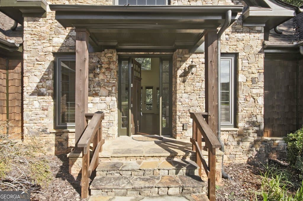 4 bedroom, 3.5 bathroom, 3,839 sq ft single family residence for sale at 194 Edgewater Trail, Toccoa, GA 30577 — photo 4