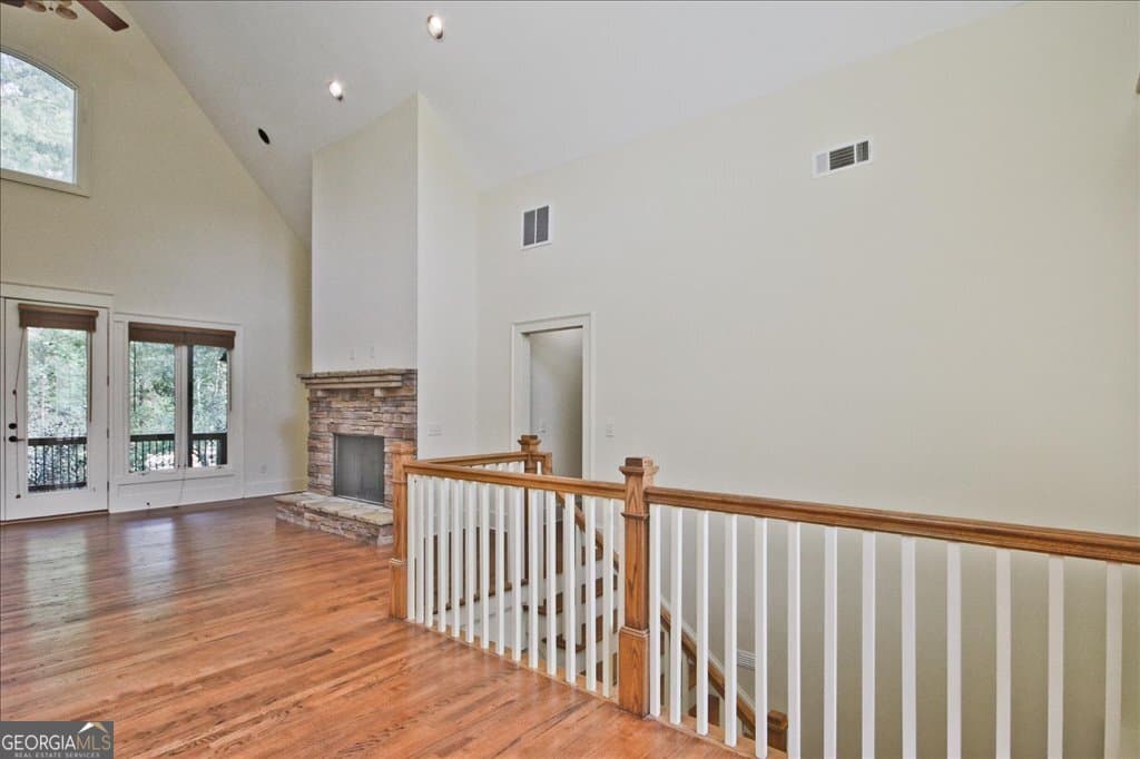 4 bedroom, 3.5 bathroom, 3,839 sq ft single family residence for sale at 194 Edgewater Trail, Toccoa, GA 30577 — photo 8