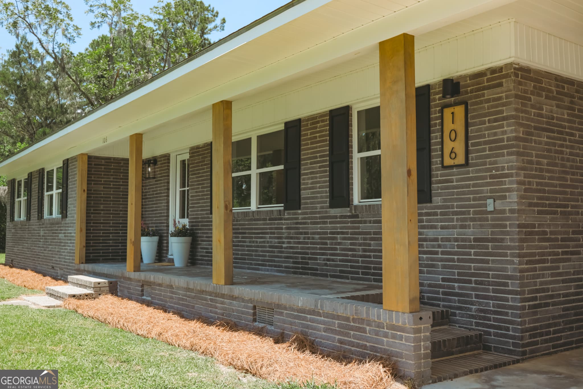 3 bedroom, 2 bathroom, 1,500 sq ft single family residence for sale at 106 Pinehurst Drive, Blackshear, GA 31516 — photo 2