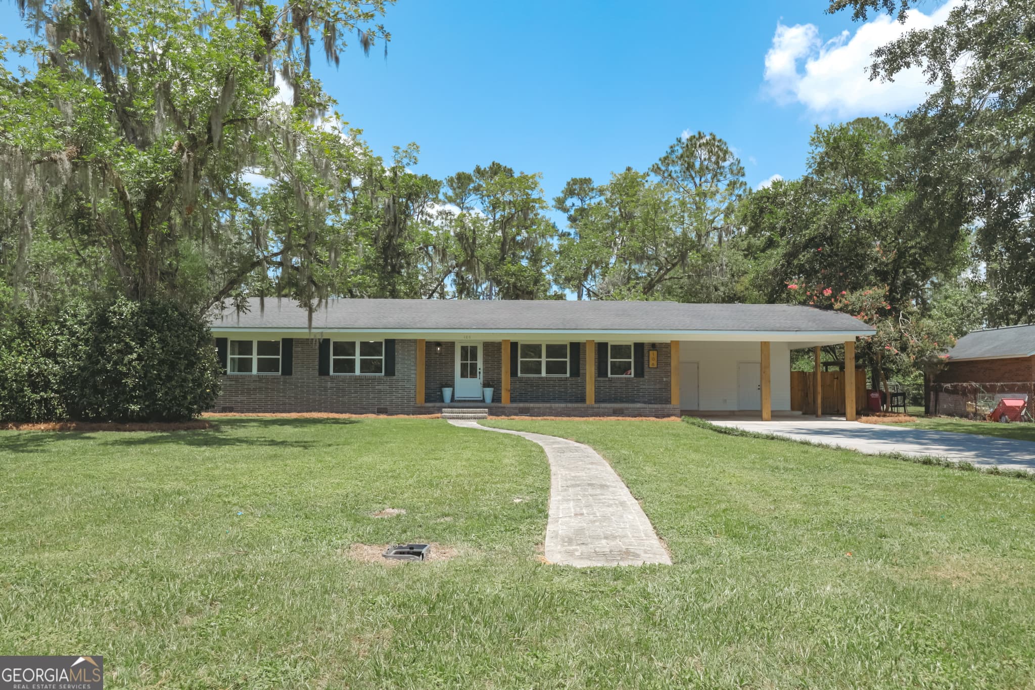 3 bedroom, 2 bathroom, 1,500 sq ft single family residence for sale at 106 Pinehurst Drive, Blackshear, GA 31516