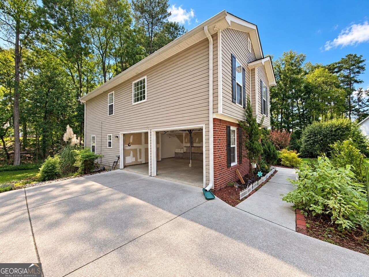 4 bedroom, 3 bathroom, 2,189 sq ft single family residence for sale at 2275 Fortune Drive, Dacula, GA 30019 — photo 6