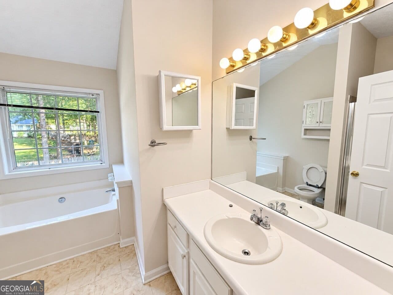 4 bedroom, 3 bathroom, 2,189 sq ft single family residence for sale at 2275 Fortune Drive, Dacula, GA 30019 — photo 3