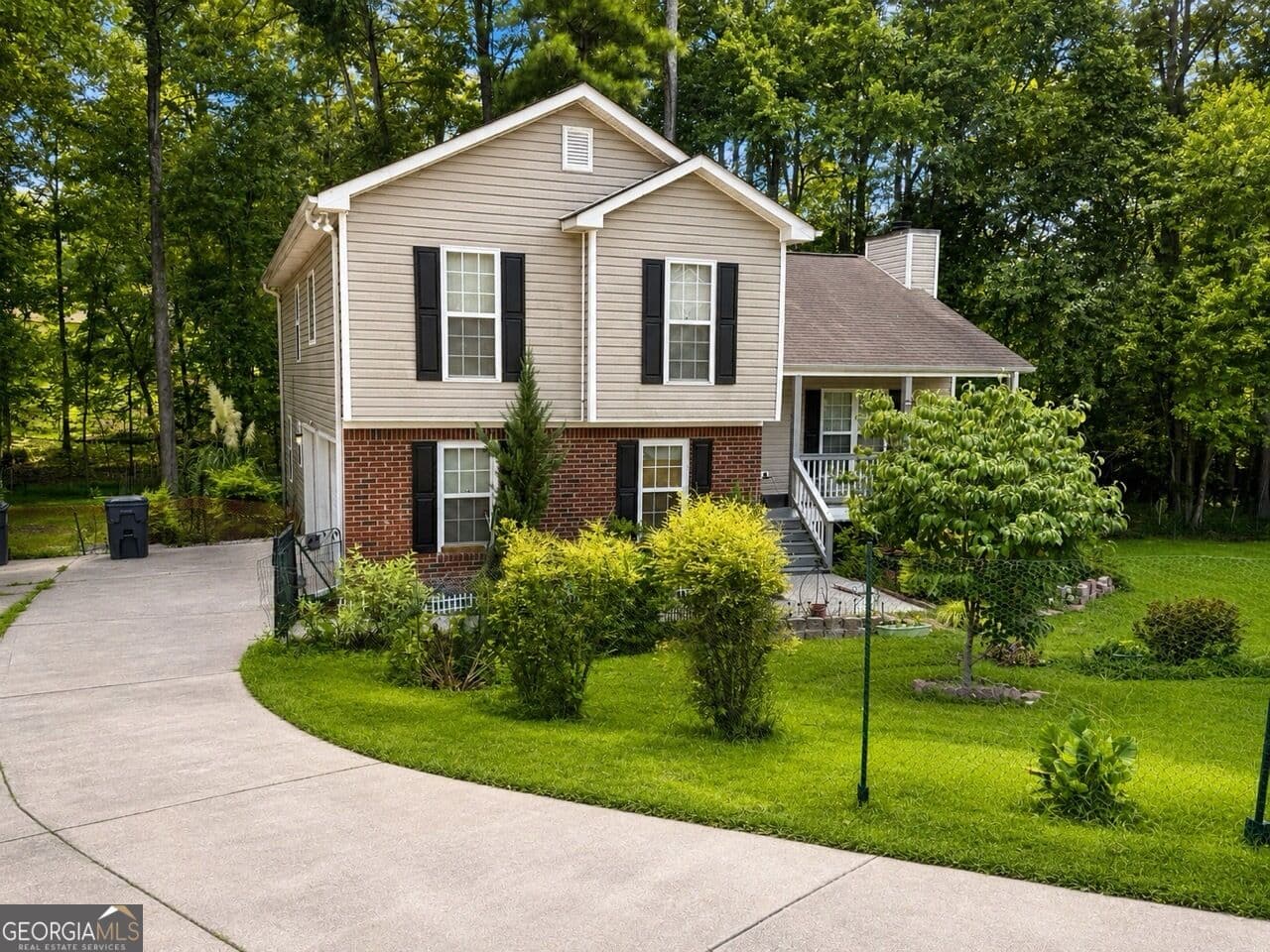 4 bedroom, 3 bathroom, 2,189 sq ft single family residence for sale at 2275 Fortune Drive, Dacula, GA 30019 — photo 1 of 41
