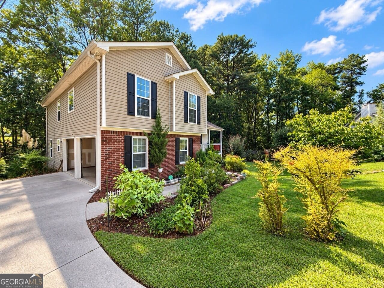 4 bedroom, 3 bathroom, 2,189 sq ft single family residence for sale at 2275 Fortune Drive, Dacula, GA 30019 — photo 5