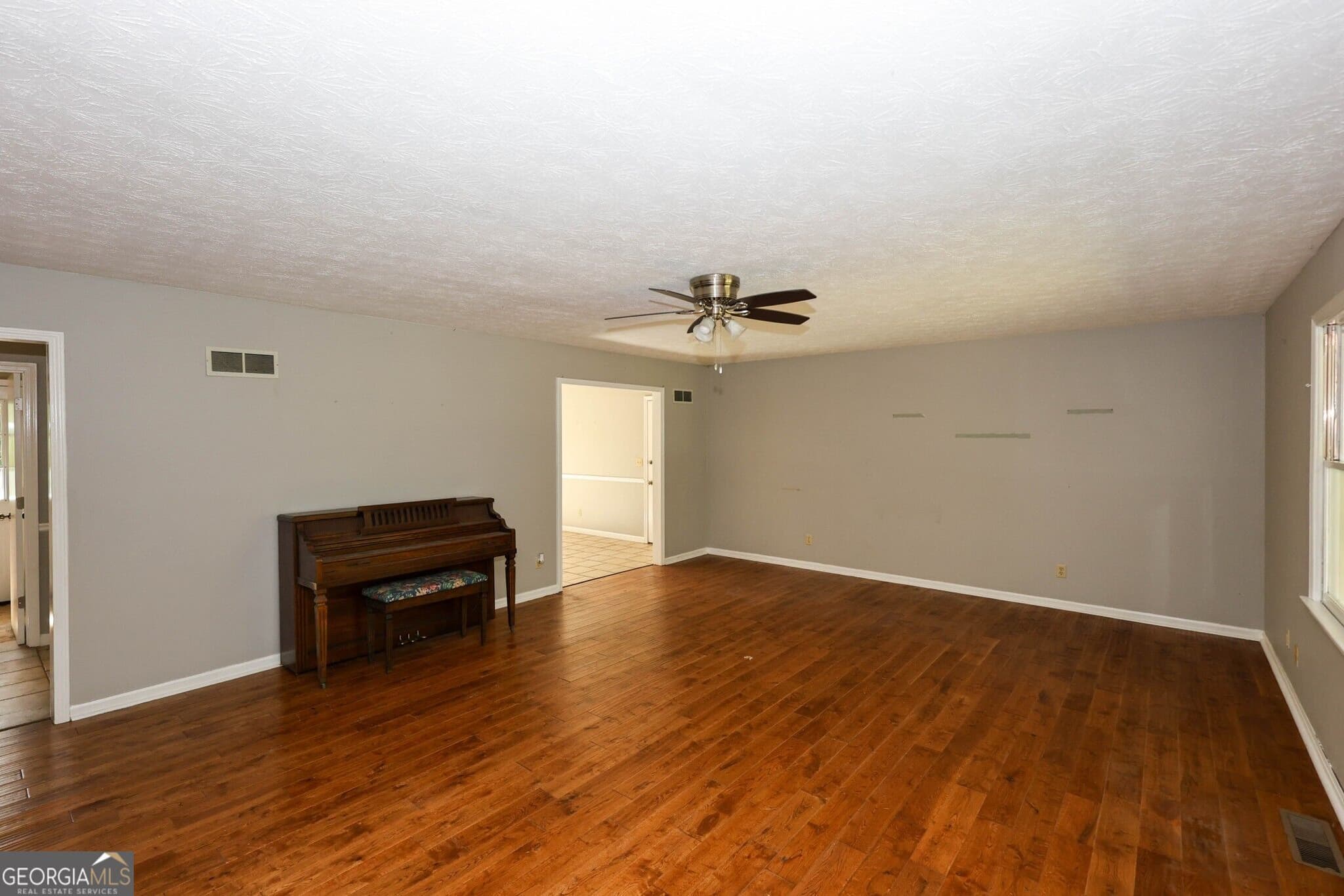3 bedroom, 2 bathroom, 1,816 sq ft single family residence for sale at 2186 Ewing Chapel Road, Dacula, GA 30019 — photo 6
