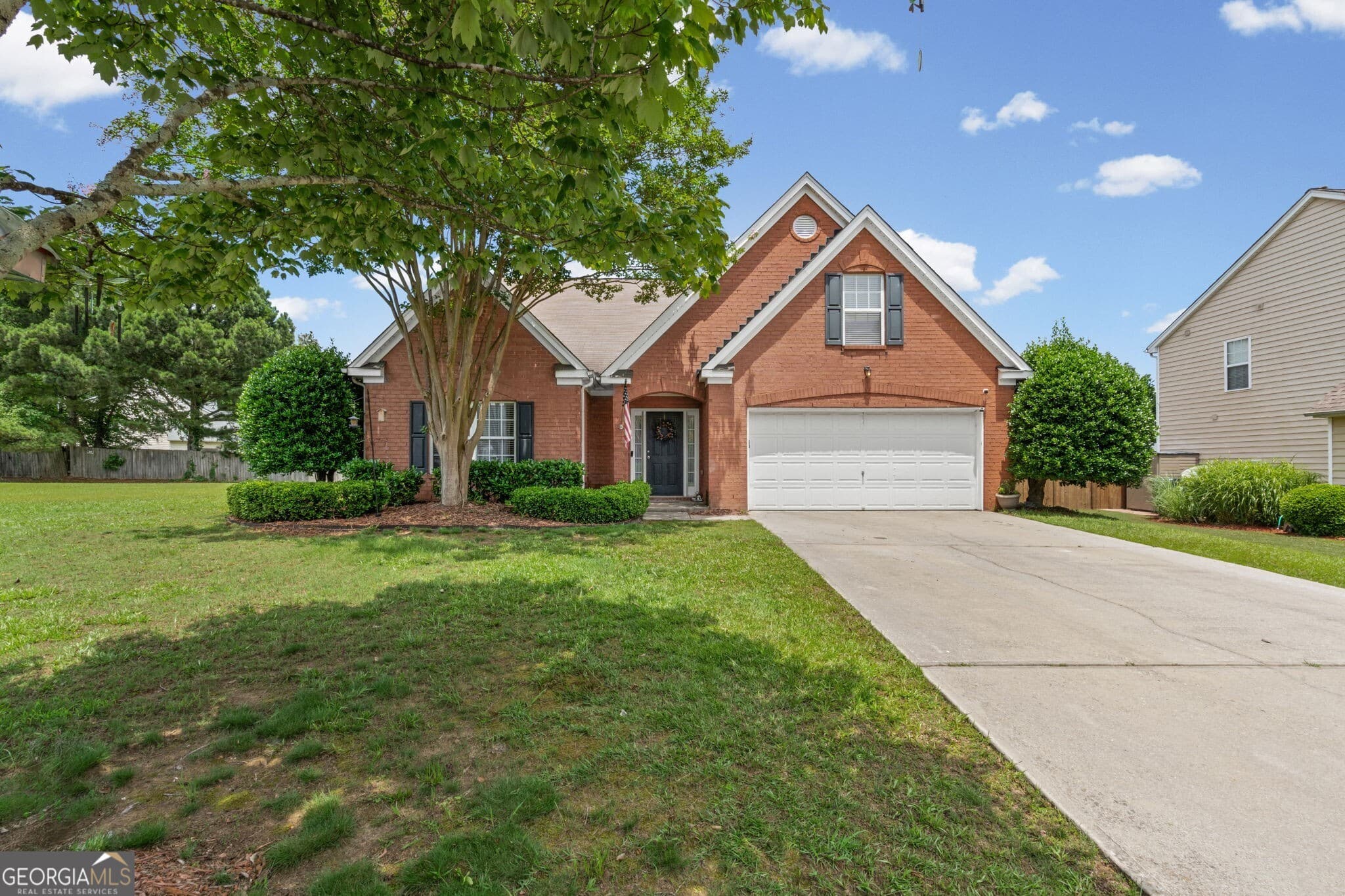 4 bedroom, 2 bathroom, 1,988 sq ft single family residence for sale at 2114 Beacon Crest Drive, Buford, GA 30519 — photo 4