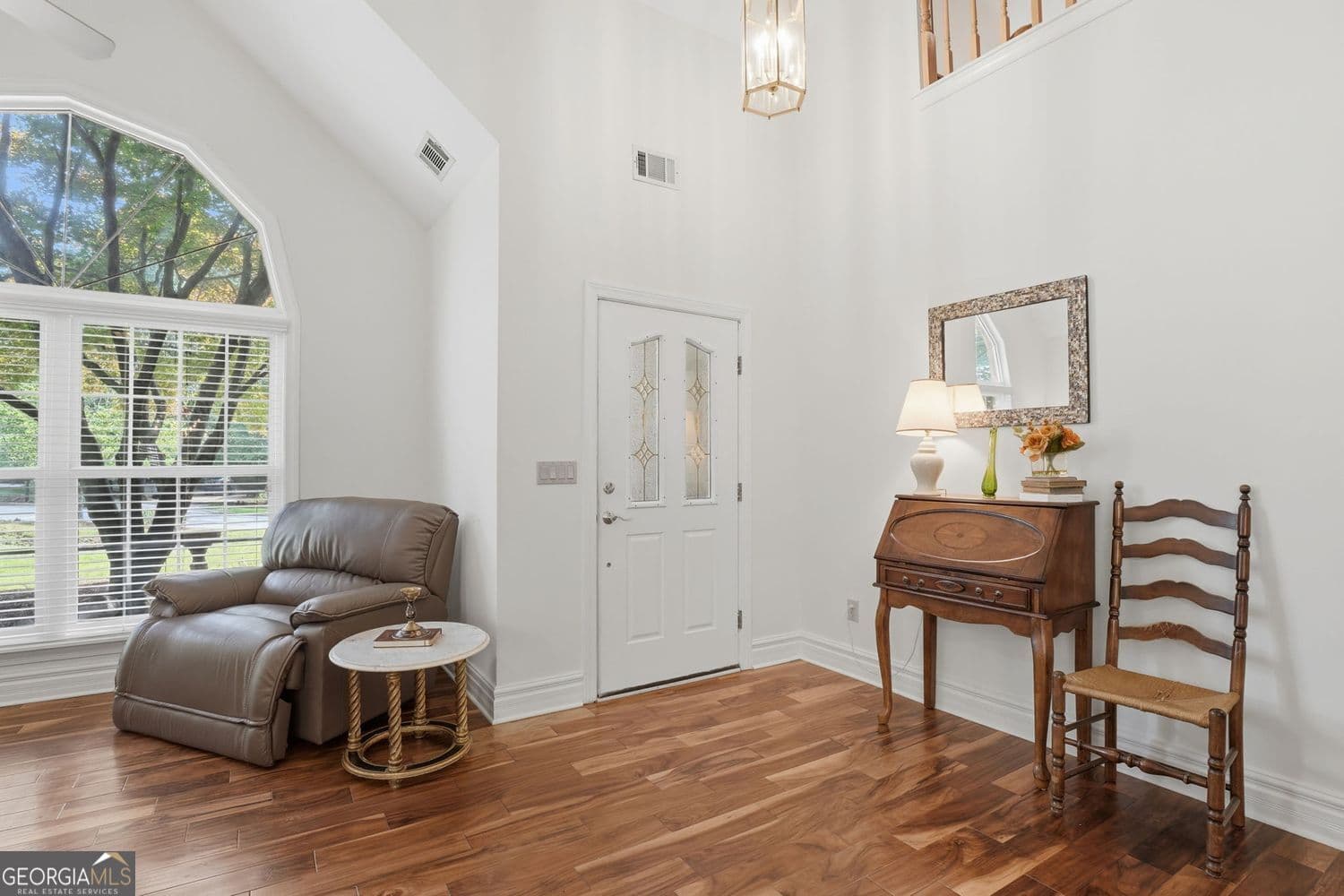 4 bedroom, 3.5 bathroom, 3,698 sq ft single family residence for sale at 5270 Cameron Forest Parkway, Johns Creek, GA 30022 — photo 4
