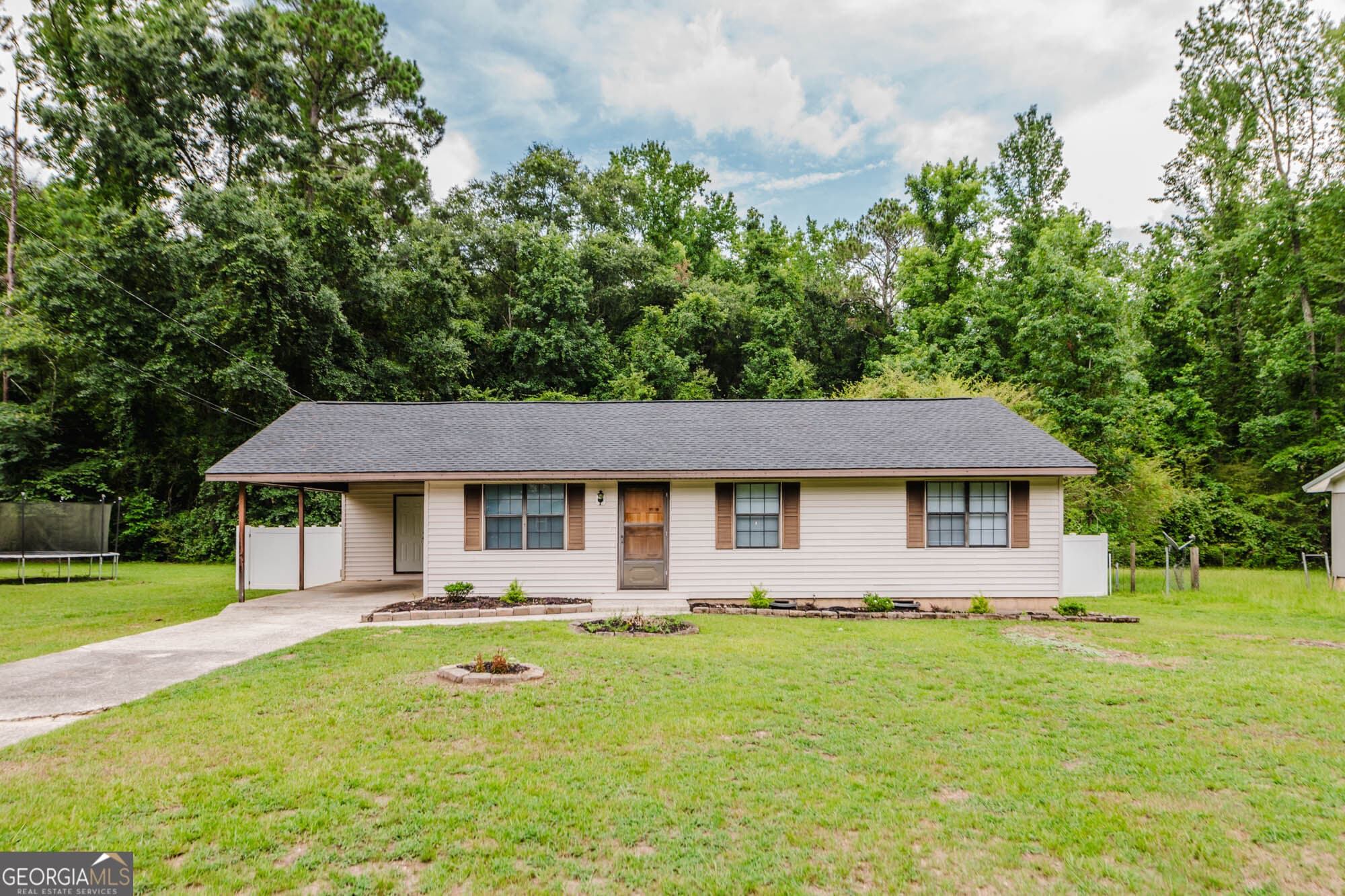3 bedroom, 2 bathroom, 1,107 sq ft single family residence sold at 410 Frank Satterfield Road, Perry, GA 31069