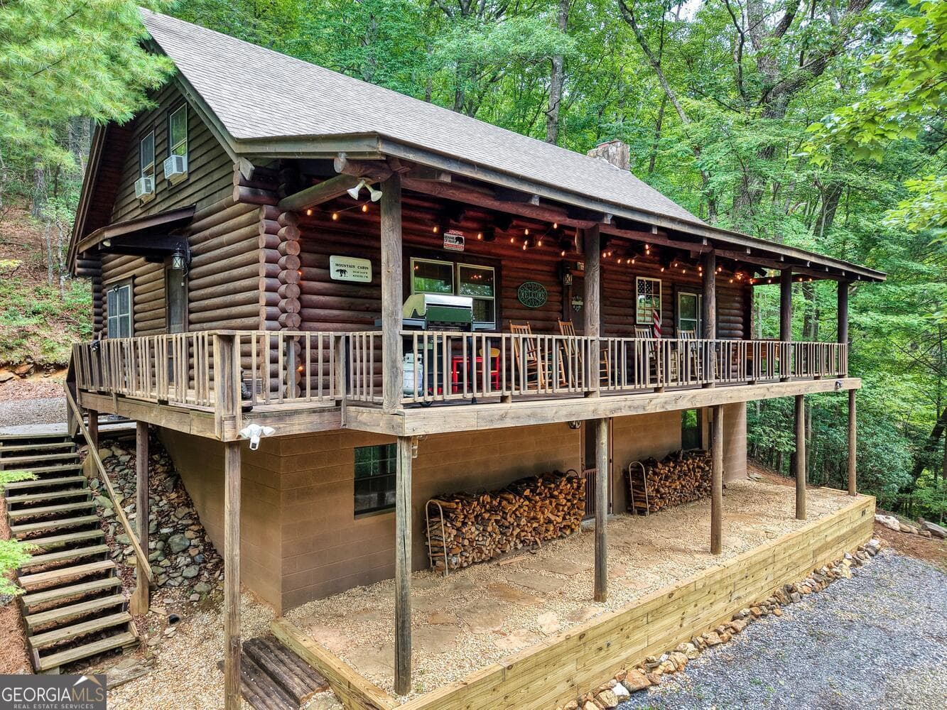 3 bedroom, 2 bathroom, 1,519 sq ft single family residence for sale at 100 Reddick Drive, Blairsville, GA 30512 — photo 1 of 50