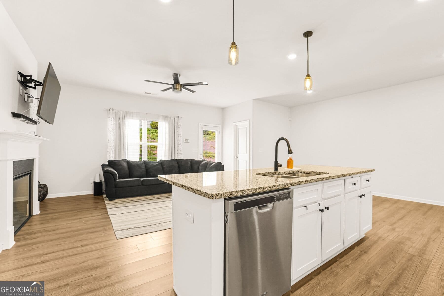 4 bedroom, 3 bathroom, 1,817 sq ft townhouse for rent at 4514 Filmore Trail, Austell, GA 30106 for $2,400 a month — photo 8