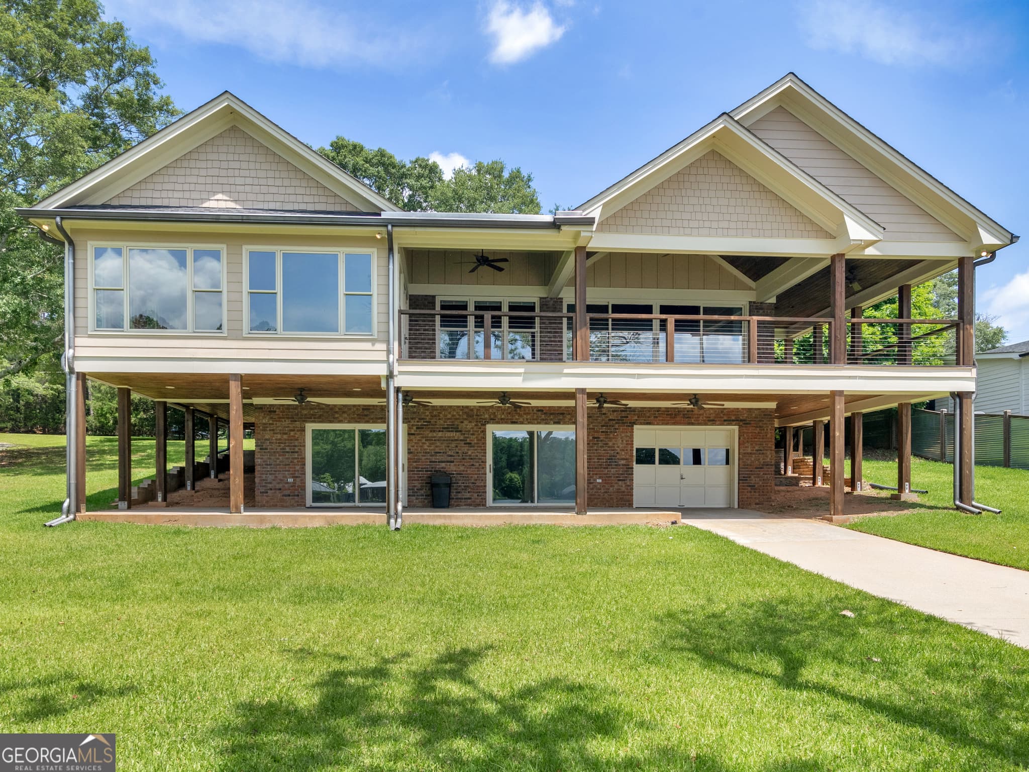3 bedroom, 3 bathroom, 3,344 sq ft single family residence for sale at 210 Roberts Point Road, Jackson, GA 30233 — photo 3
