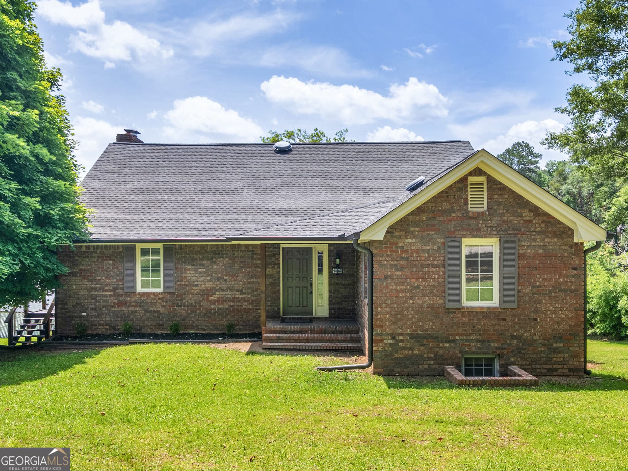 3 bedroom, 3 bathroom, 3,344 sq ft single family residence for sale at 210 Roberts Point Road, Jackson, GA 30233 — photo 5