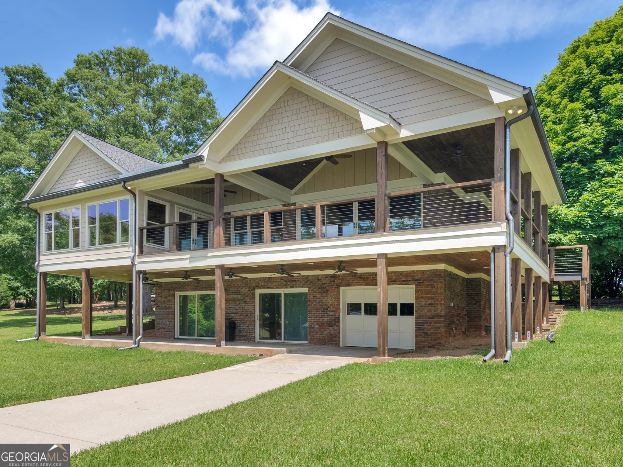 3 bedroom, 3 bathroom, 3,344 sq ft single family residence for sale at 210 Roberts Point Road, Jackson, GA 30233 — photo 4