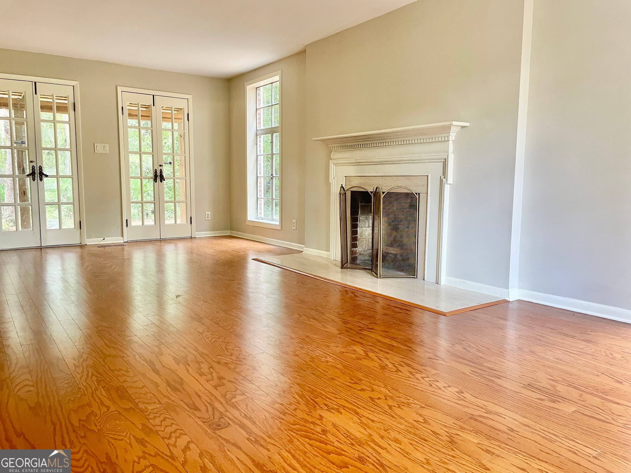 3 bedroom, 2.5 bathroom, 1,944 sq ft single family residence for sale at 531 S Satilla Street, Kingsland, GA 31548 — photo 2