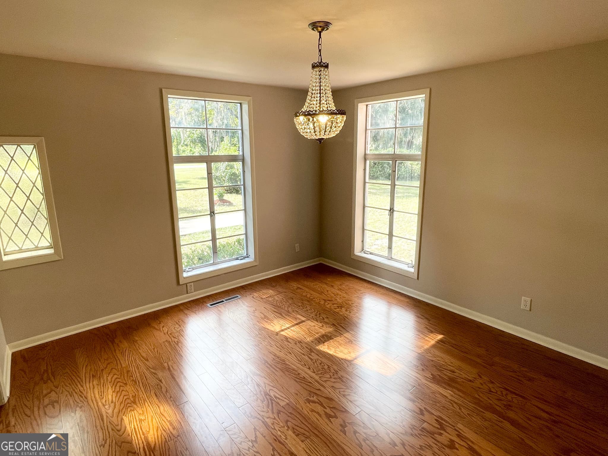 3 bedroom, 2.5 bathroom, 1,944 sq ft single family residence for sale at 531 S Satilla Street, Kingsland, GA 31548 — photo 6