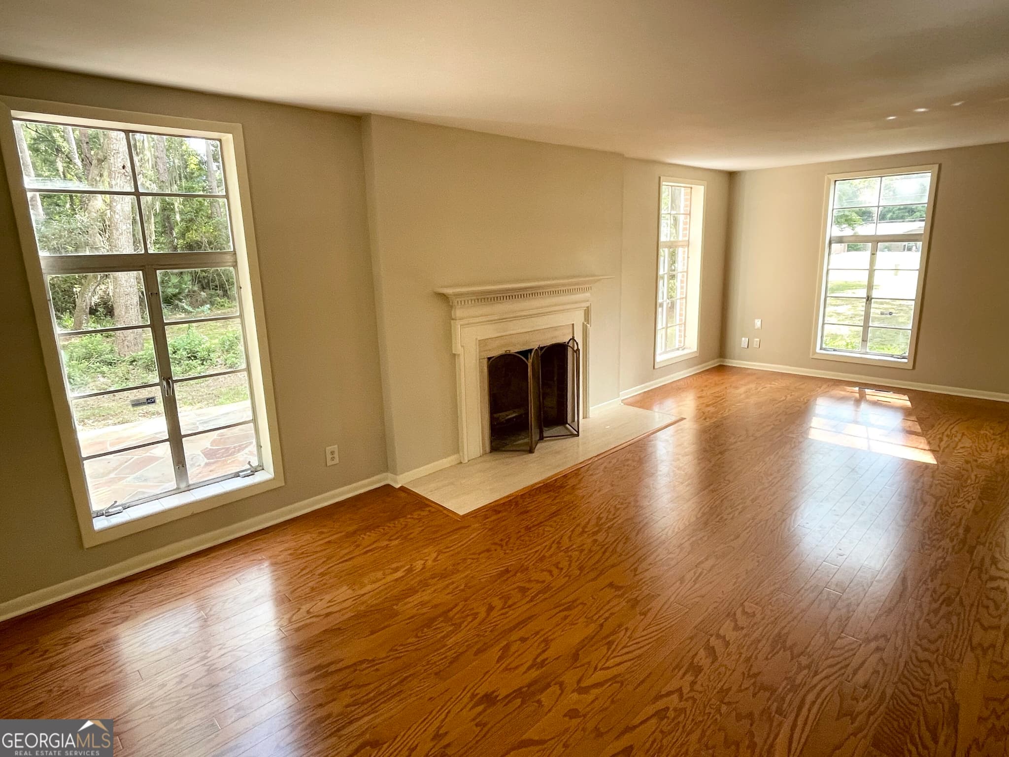 3 bedroom, 2.5 bathroom, 1,944 sq ft single family residence for sale at 531 S Satilla Street, Kingsland, GA 31548 — photo 3