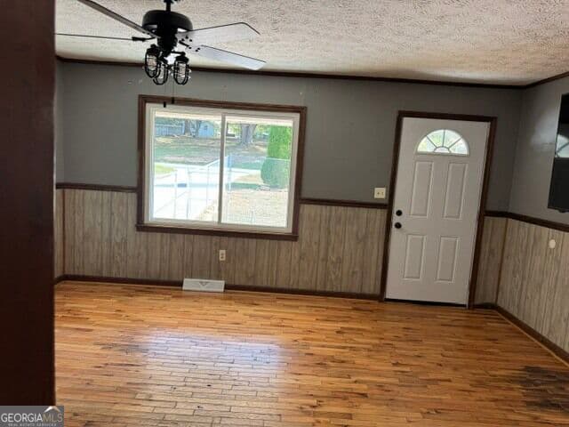 4 bedroom, 1 bathroom, 1,363 sq ft single family residence for sale at 563 N Marble Street, Rockmart, GA 30153 — photo 2