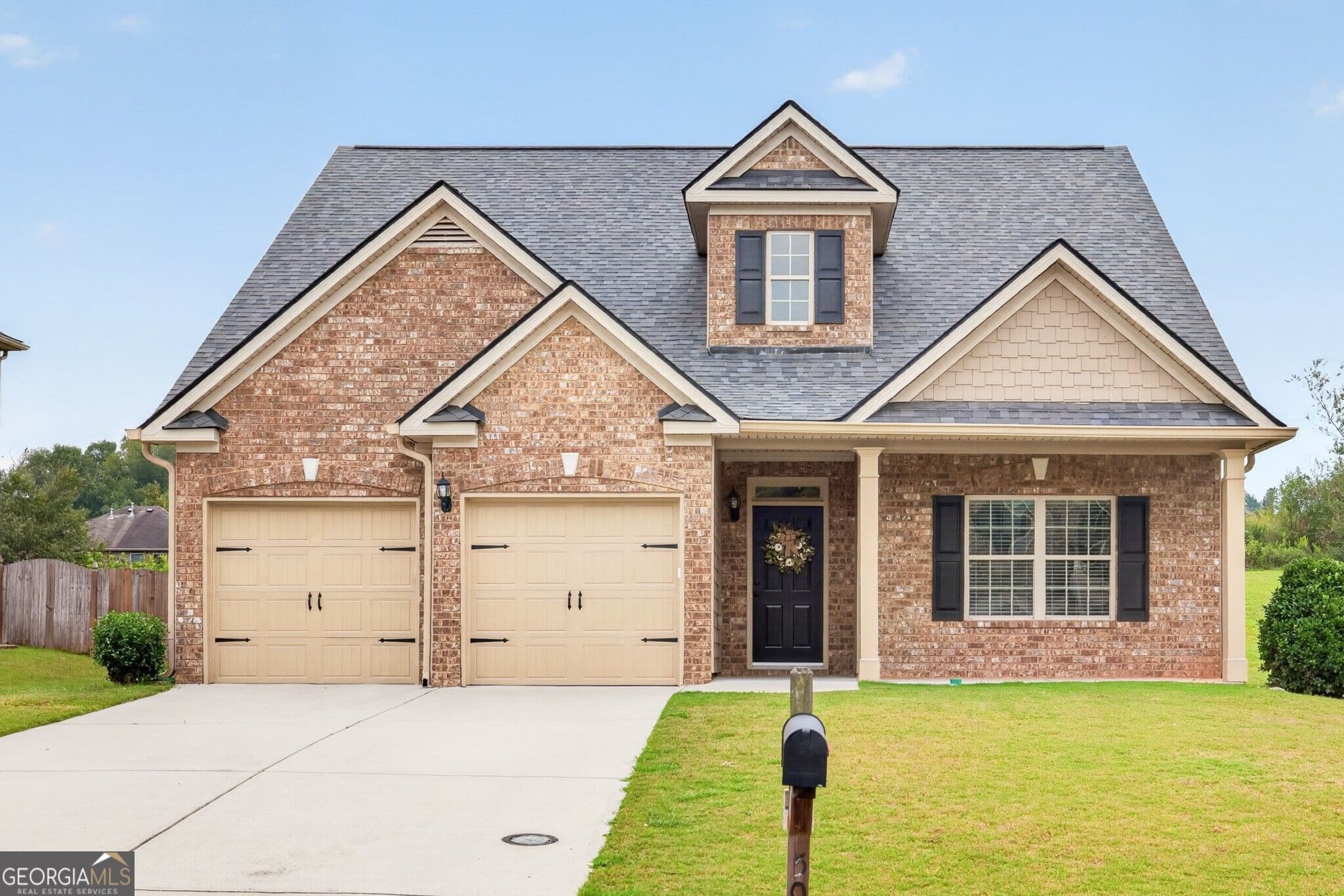 4 bedroom, 2.5 bathroom, 2,742 sq ft single family residence for sale at 5045 Bucknell Trace, Cumming, GA 30028 — photo 2
