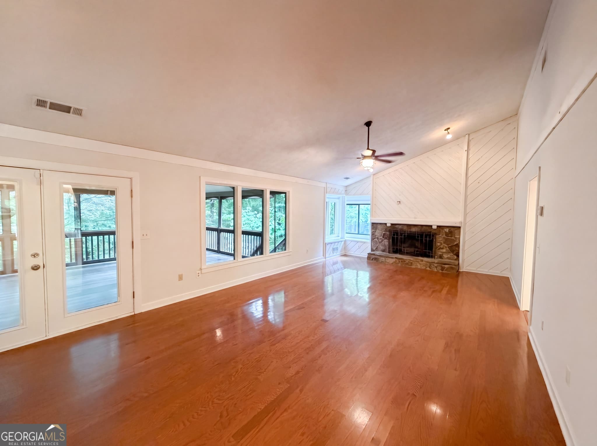 4 bedroom, 3 bathroom, 2,701 sq ft single family residence for sale at 4958 Scotts Creek Trail, Peachtree Corners, GA 30096 — photo 3