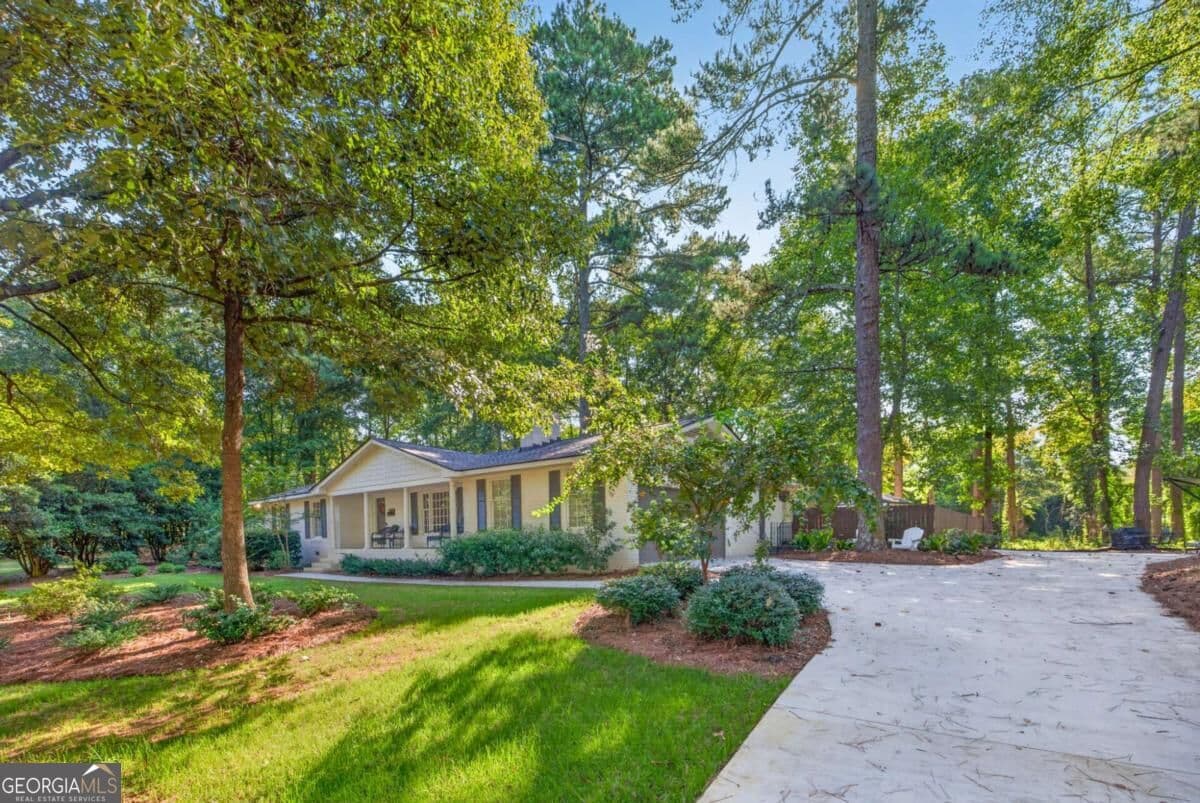 4 bedroom, 3 bathroom, 1,671 sq ft single family residence for sale at 190 Gatewood Place, Athens, GA 30607 — photo 3