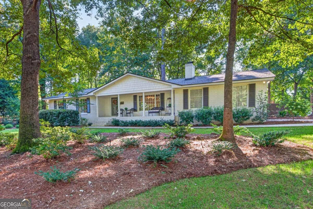 4 bedroom, 3 bathroom, 1,671 sq ft single family residence for sale at 190 Gatewood Place, Athens, GA 30607 — photo 5