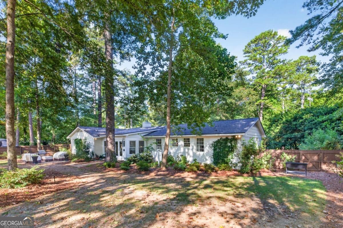 4 bedroom, 3 bathroom, 1,671 sq ft single family residence for sale at 190 Gatewood Place, Athens, GA 30607 — photo 4
