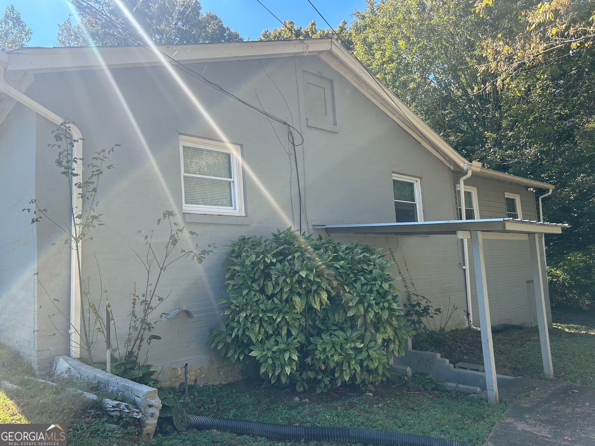 2 bedroom, 1 bathroom, 2,219 sq ft single family residence for rent at 352 N Station Street, Tate, GA 30177 for $1,700 a month — photo 2