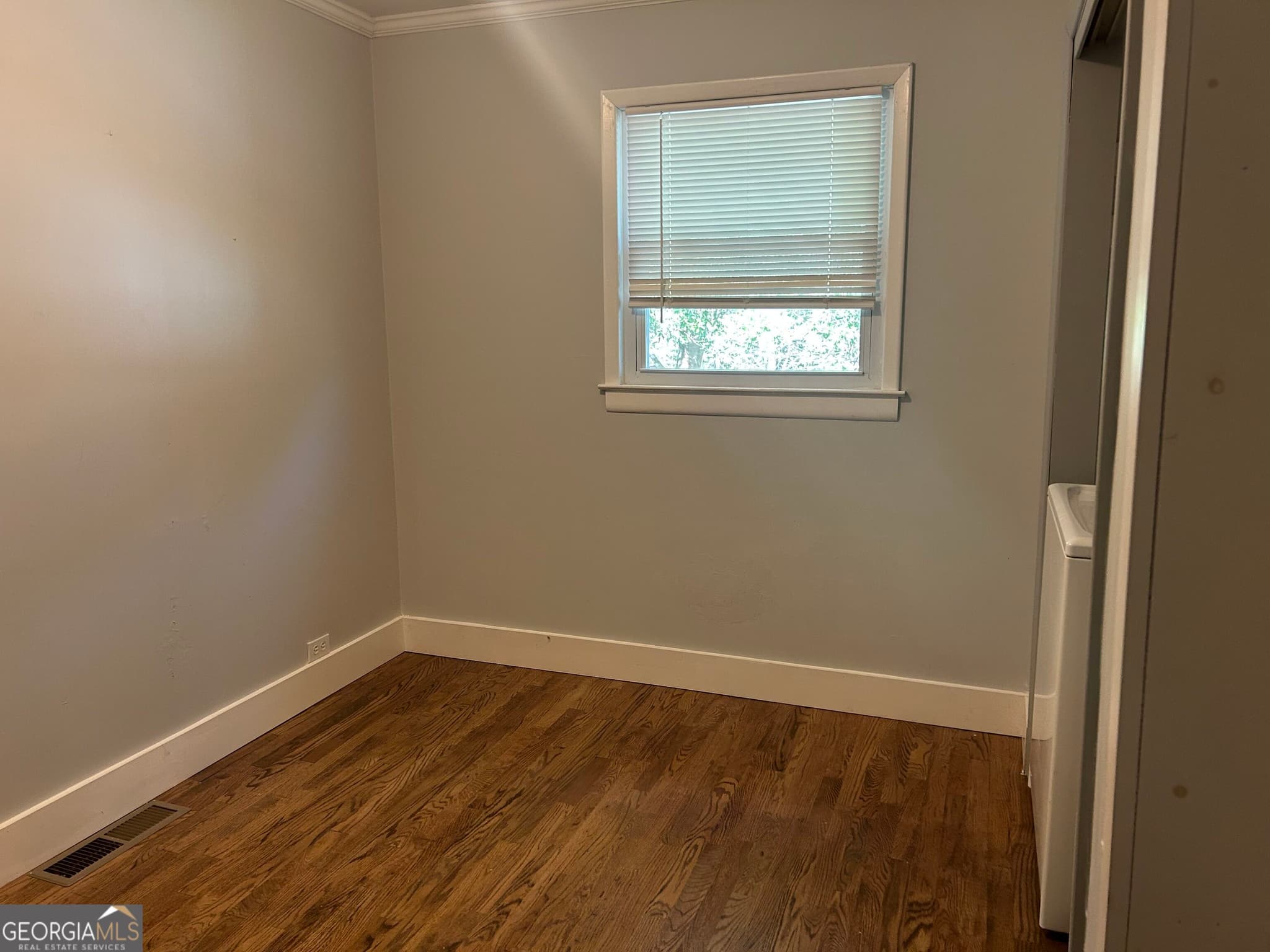 2 bedroom, 1 bathroom, 2,219 sq ft single family residence for rent at 352 N Station Street, Tate, GA 30177 for $1,700 a month — photo 7
