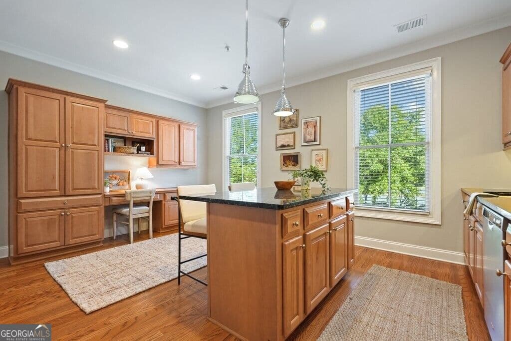 2 bedroom, 2.5 bathroom, 2,040 sq ft condominium for sale at 5905 Waters Edge Trail, Roswell, GA 30075 — photo 10