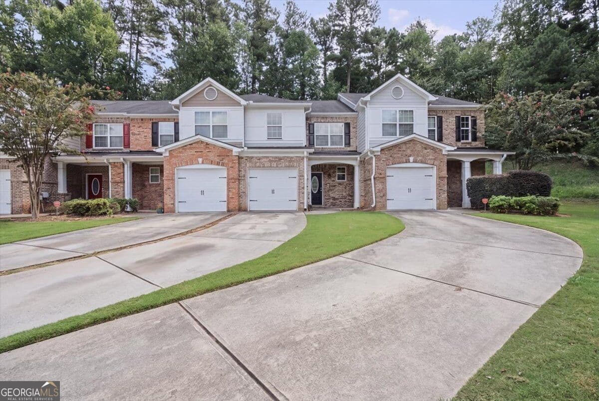 3 bedroom, 2.5 bathroom, 1,650 sq ft townhouse for rent at 3303 Fernview Drive, Lawrenceville, GA 30044 for $2,250 a month — photo 2