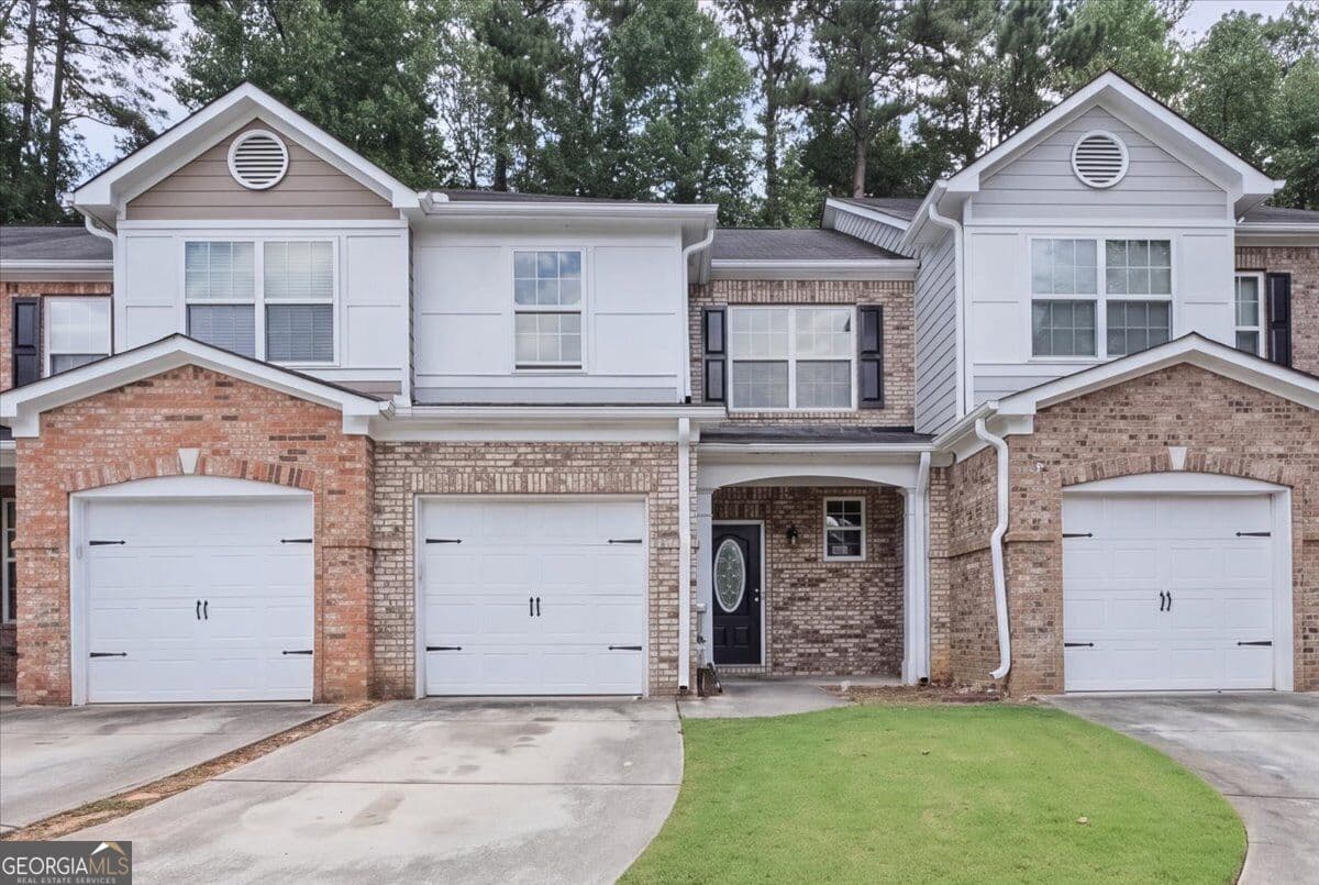 3 bedroom, 2.5 bathroom, 1,650 sq ft townhouse for rent at 3303 Fernview Drive, Lawrenceville, GA 30044 for $2,250 a month — photo 1 of 30