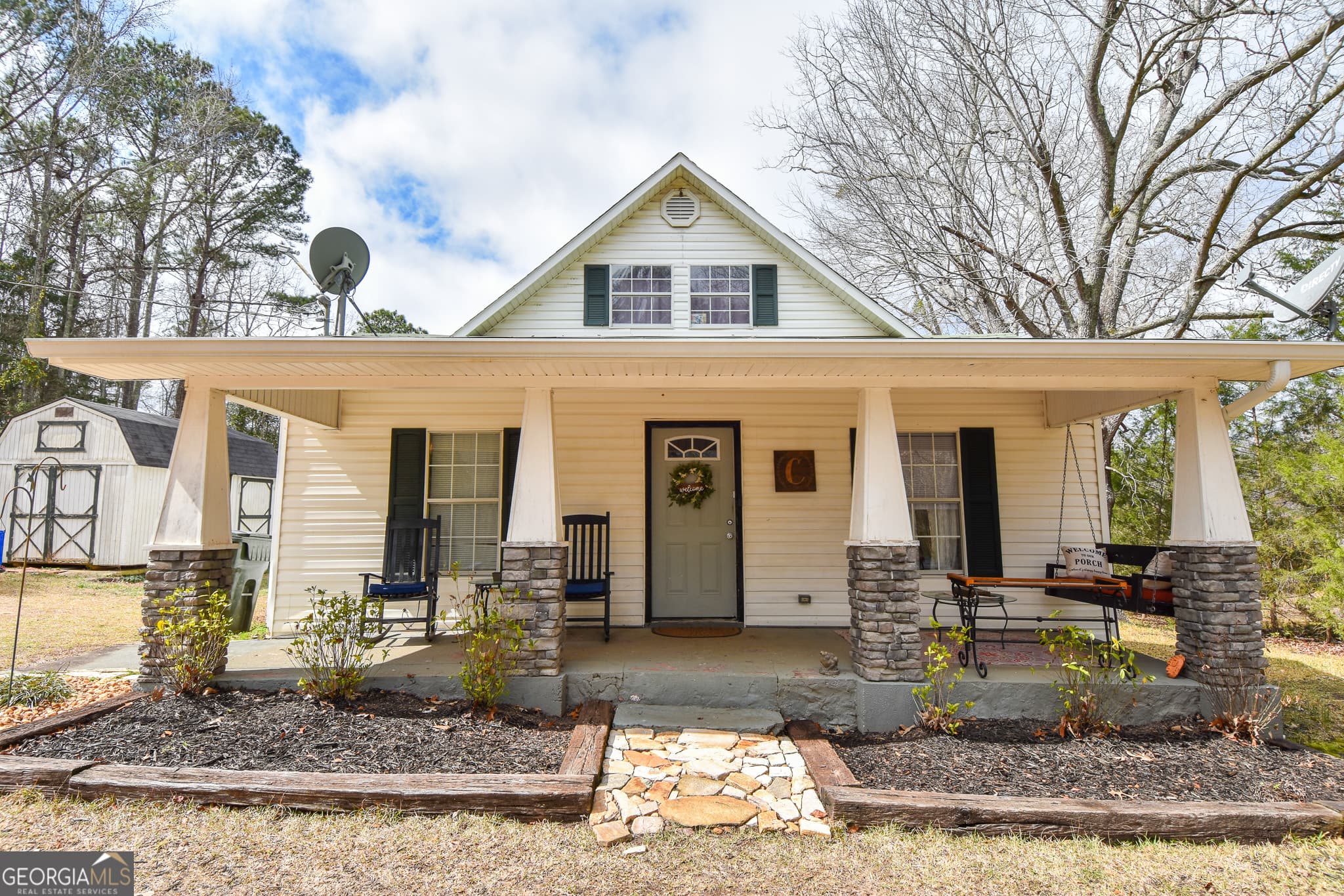 2 bedroom, 1.5 bathroom, 1,470 sq ft single family residence sold at 1021 Us Hwy 19, Meansville, GA 30256