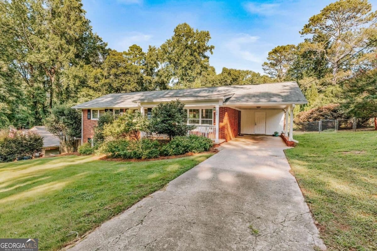 3 bedroom, 2 bathroom, 1,175 sq ft single family residence for sale at 255 Caroline Avenue, Athens, GA 30606 — photo 2