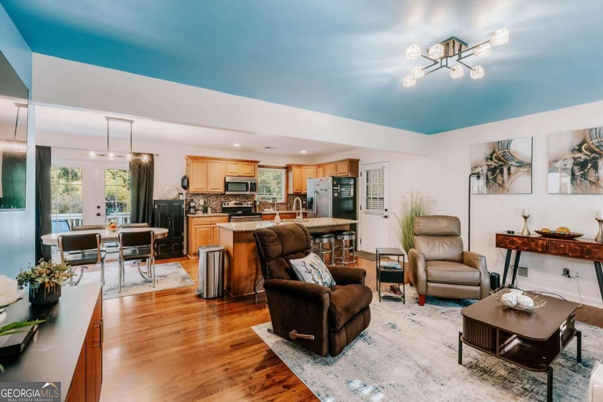 3 bedroom, 2 bathroom, 1,175 sq ft single family residence for sale at 255 Caroline Avenue, Athens, GA 30606 — photo 6