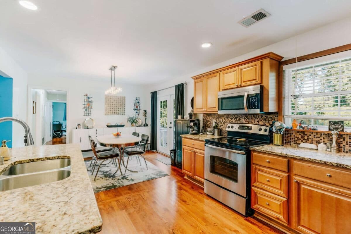 3 bedroom, 2 bathroom, 1,175 sq ft single family residence for sale at 255 Caroline Avenue, Athens, GA 30606 — photo 10