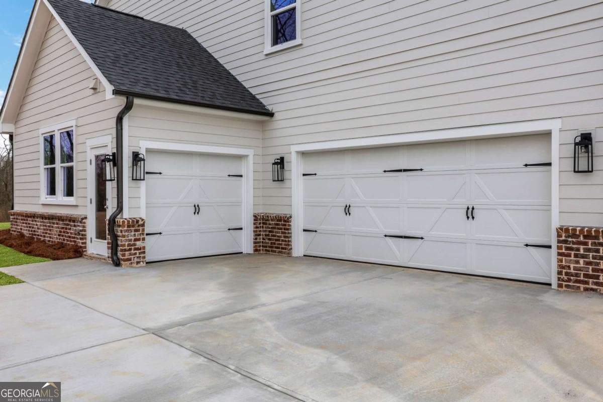 5 bedroom, 4 bathroom, 3,133 sq ft single family residence for sale at 5890 Sweet Acacia Avenue, Cumming, GA 30028 — photo 5