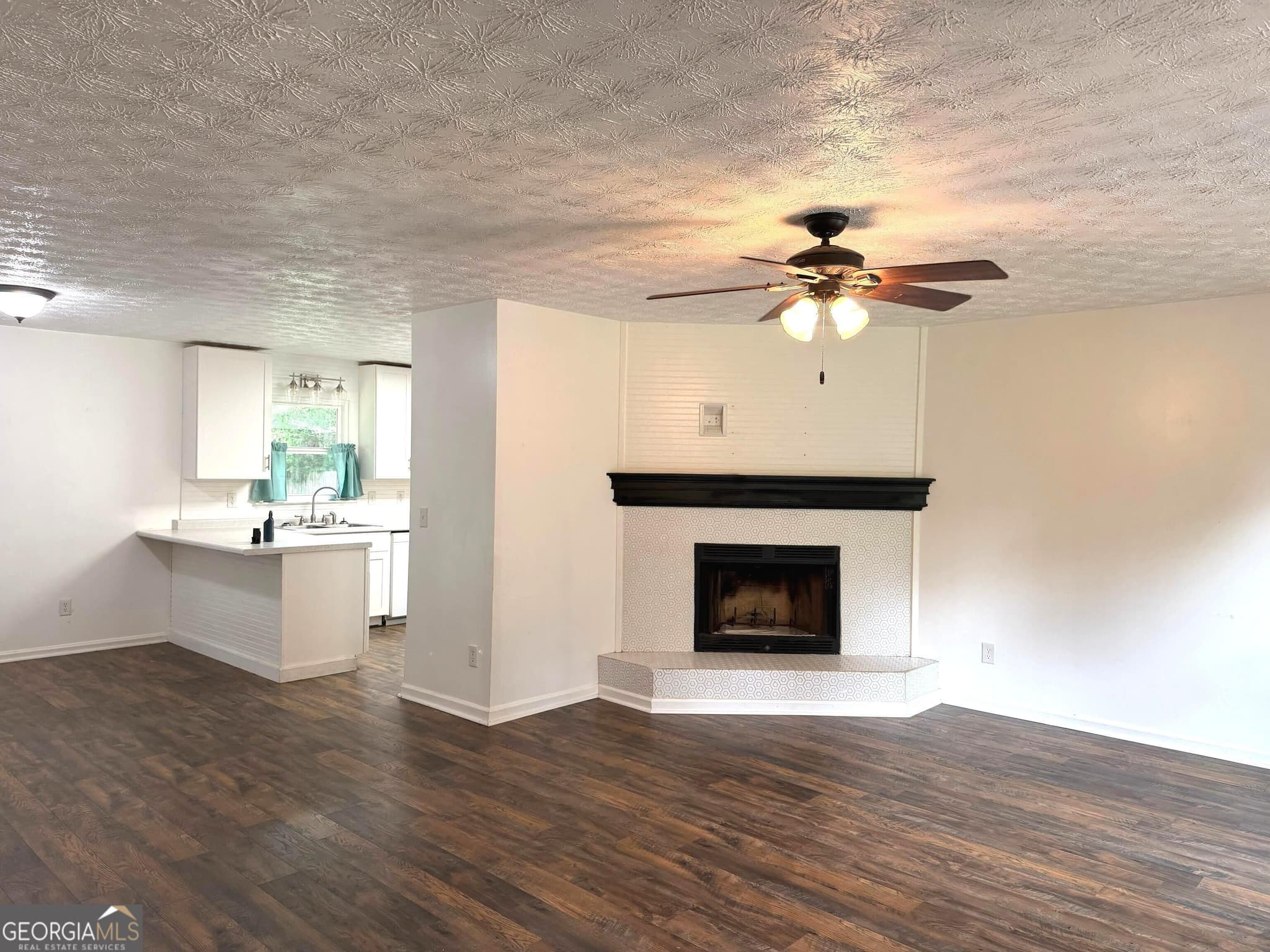 4 bedroom, 2 bathroom, 2,160 sq ft single family residence for sale at 292 Cypress Circle, Carrollton, GA 30116 — photo 3