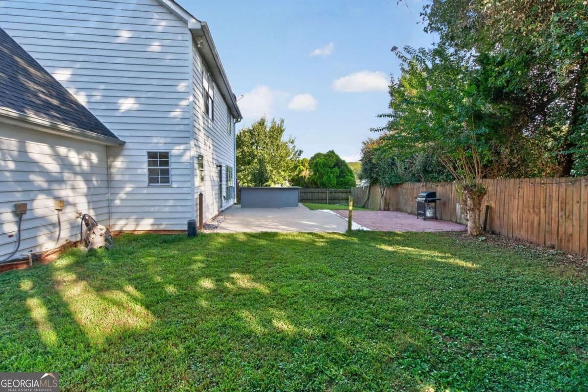 3 bedroom, 2.5 bathroom, 1,802 sq ft single family residence for sale at 915 Charter Club Drive, Lawrenceville, GA 30043 — photo 9