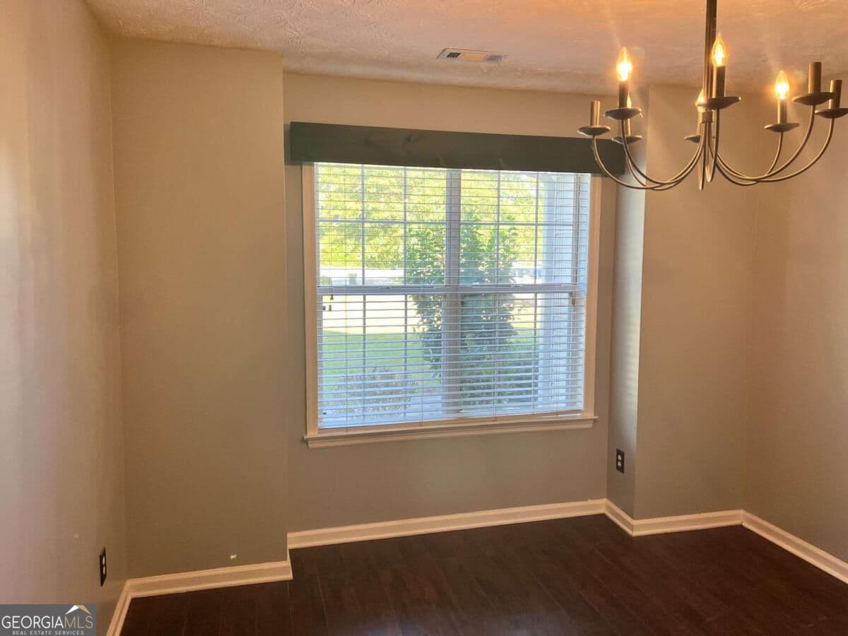 4 bedroom, 3.5 bathroom, 2,345 sq ft single family residence for rent at 30 Candlewood Court, Newnan, GA 30265 for $2,295 a month — photo 6