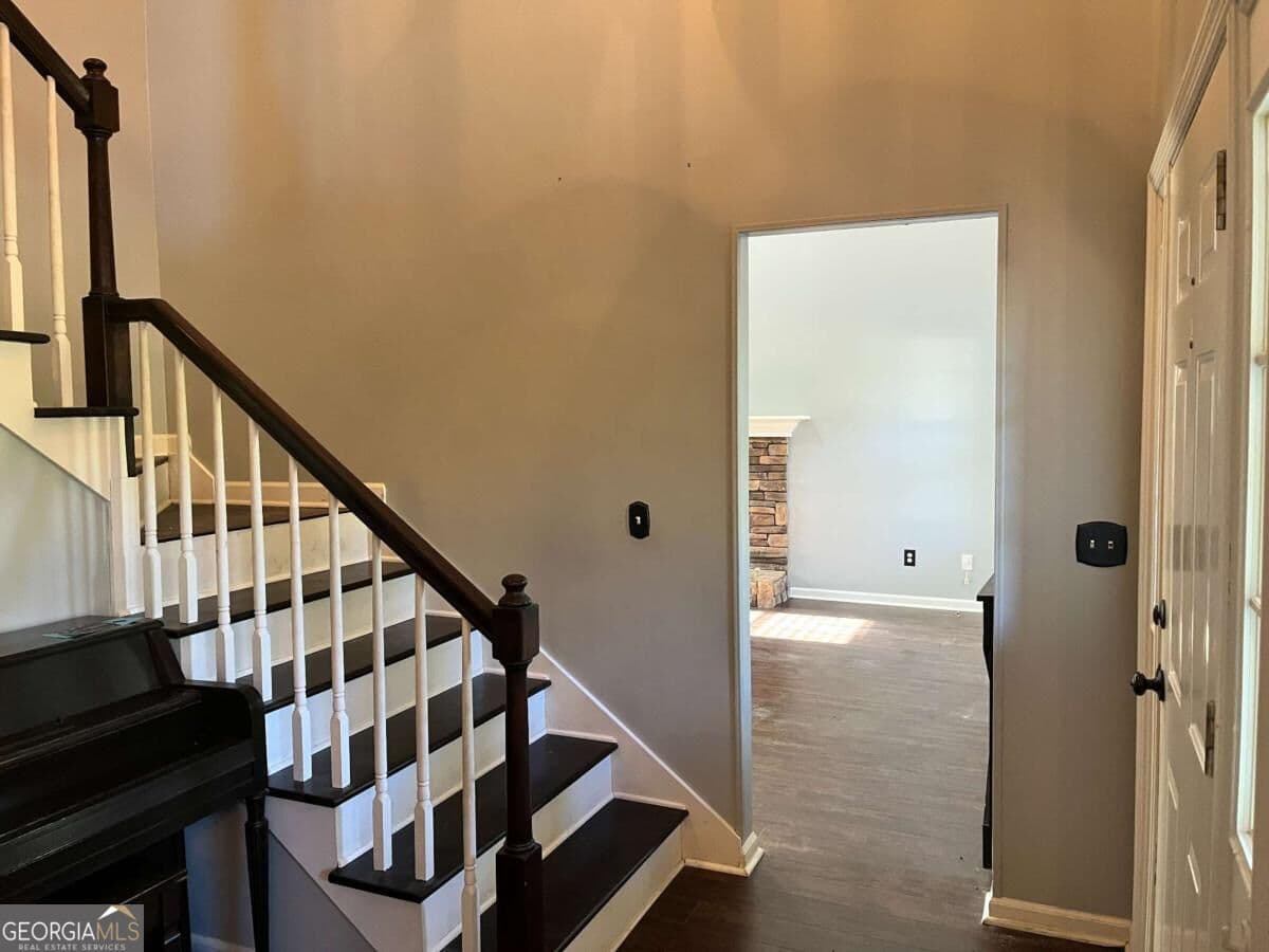 4 bedroom, 3.5 bathroom, 2,345 sq ft single family residence for rent at 30 Candlewood Court, Newnan, GA 30265 for $2,295 a month — photo 3