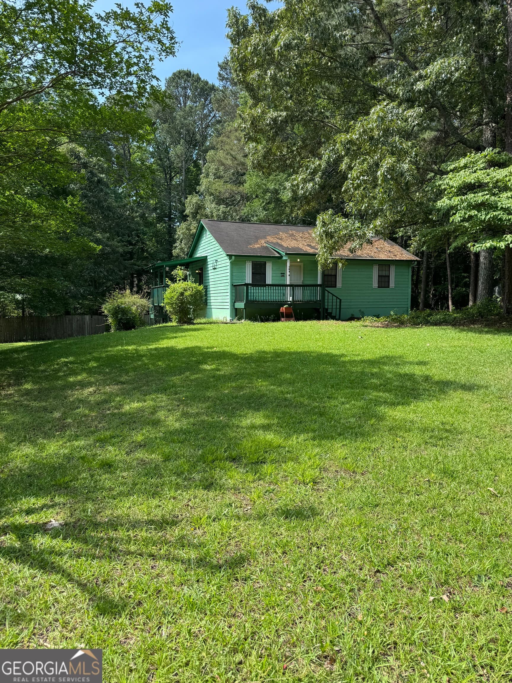 3 bedroom, 2 bathroom single family residence sold at 1575 Island Way, Buford, GA 30519