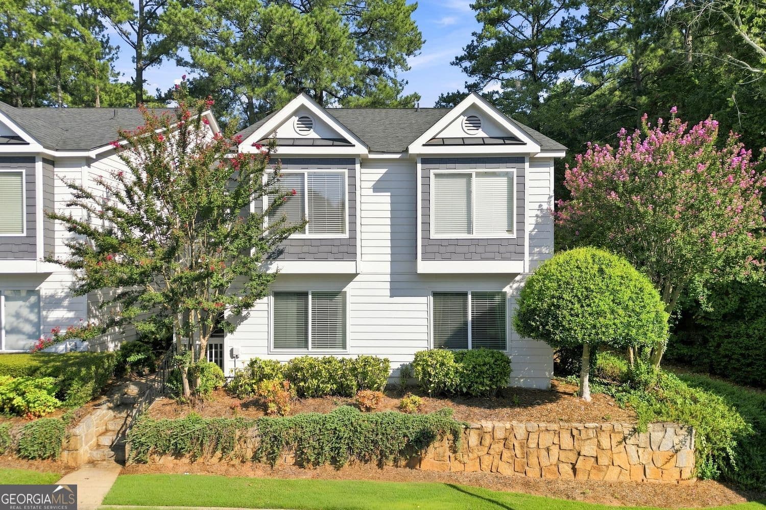 2 bedroom, 2 bathroom, 1,404 sq ft condominium for sale at 27 Arbor End, Smyrna, GA 30080 — photo 1 of 36